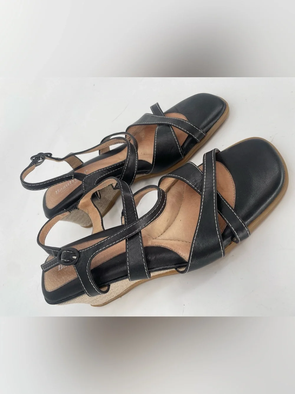 BeautiFeel Criss Cross Strap Cushioned Low Wedge Sandals Contrast Stitching